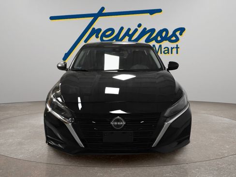 Used 2024 Nissan Altima 2.5 SV FWD image 4