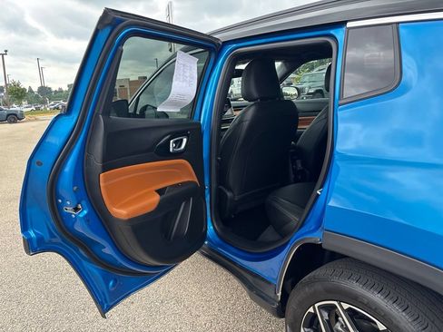 Used 2025 Jeep Compass Limited AWD/4WD image 18