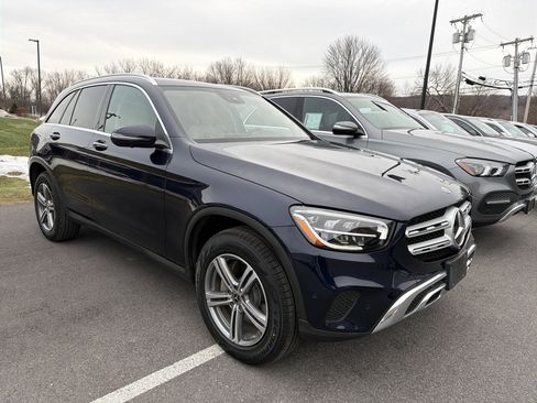 Used 2022 Mercedes-Benz GLC 300 4MATIC image 2