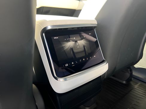 Used 2022 Tesla Model X Plaid AWD/4WD image 18