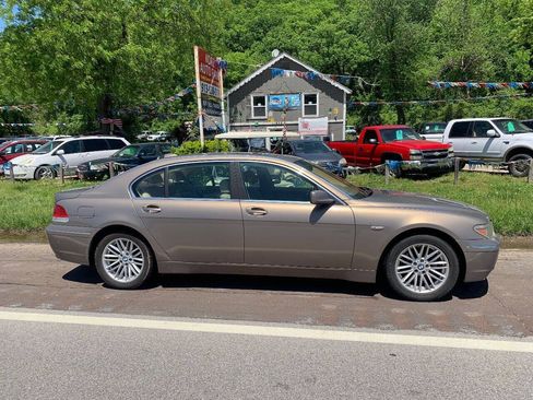 Used 2004 BMW 745Li RWD image 2