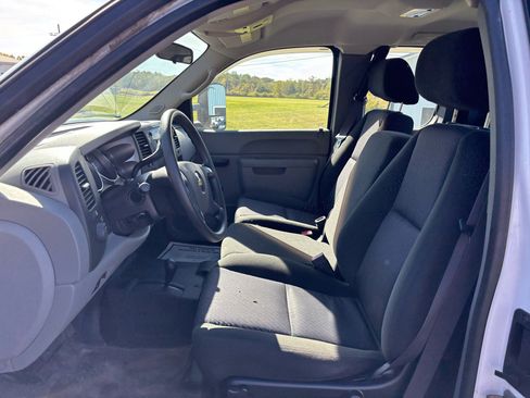 Used 2011 Chevrolet Silverado 2500 W/T w/ Snow Plow Prep Package image 22