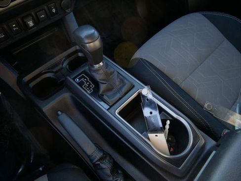 Certified 2022 Toyota Tacoma TRD Sport w/ Technology Package image 13