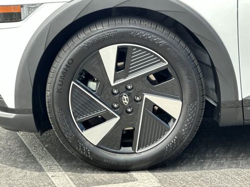 Used 2025 Hyundai Ioniq 5 SEL RWD image 27