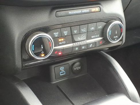 Certified 2022 Ford Escape SE w/ SE Sport Appearance Package AWD/4WD image 12