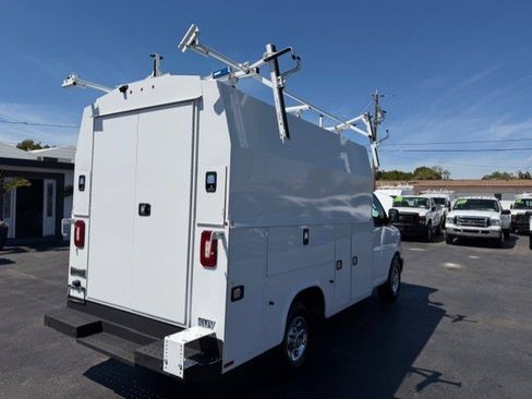 Used 2024 Chevrolet Express 3500 Express 3500 w/ Power Convenience Package image 14