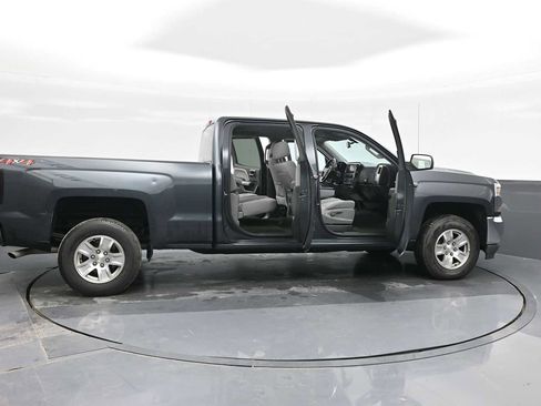 Used 2018 Chevrolet Silverado 1500 LT image 38