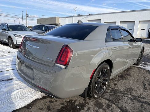 Used 2019 Chrysler 300 S w/ 300S Premium Group image 5