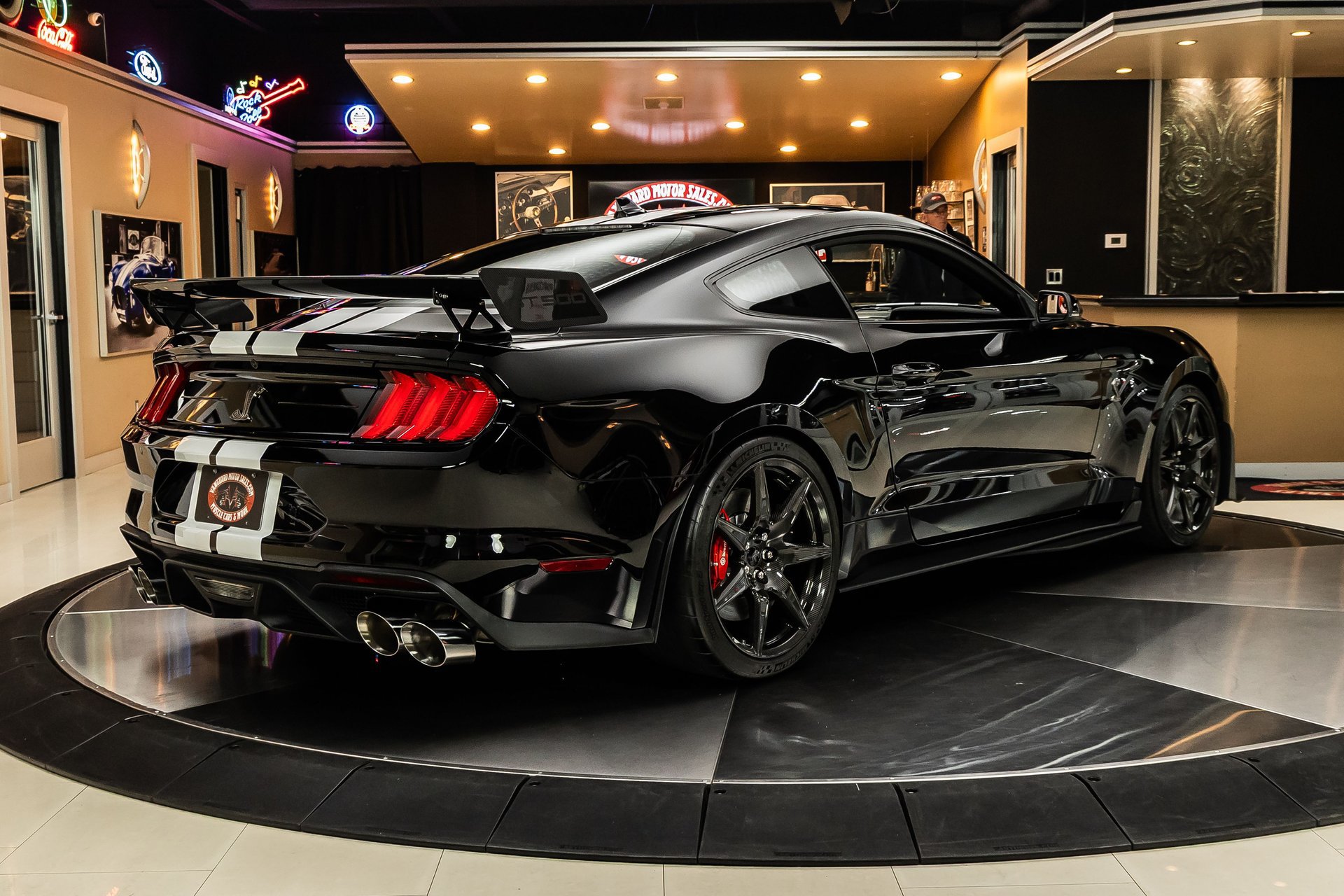Used 2020 Ford Mustang Shelby GT500 w/ Carbon Fiber Track Pack RWD image 12