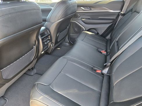 New 2026 Jeep Grand Cherokee Limited AWD/4WD image 17