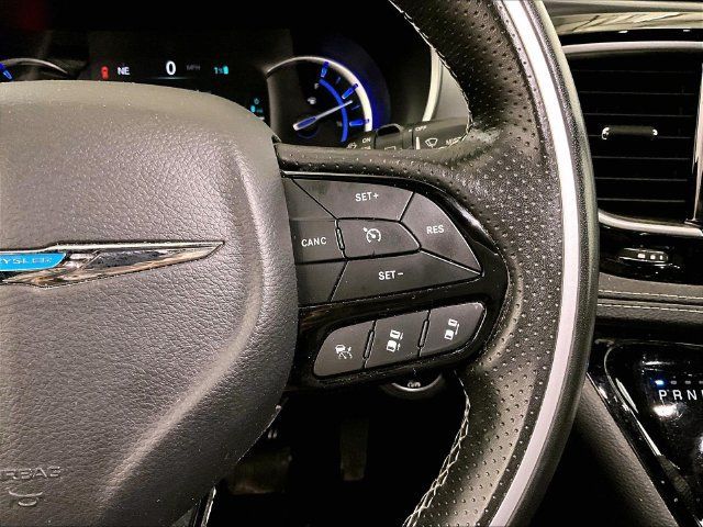 Used 2019 Chrysler Pacifica Limited w/ Advanced Safetytec Group FWD image 18