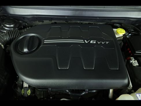 Used 2022 Jeep Cherokee Trailhawk w/ Premium Leather Package image 18