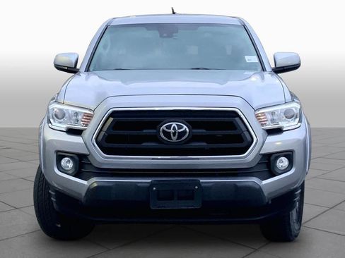 Used 2020 Toyota Tacoma SR5 RWD image 4