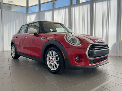 Used 2020 MINI Cooper 4-Door Hardtop image 7