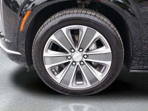 Certified 2026 Cadillac Vistiq Luxury AWD/4WD image 31
