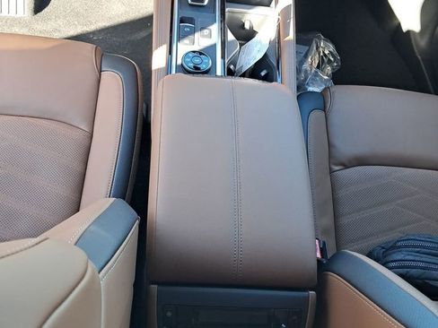 New 2025 Nissan Pathfinder Platinum w/ Lighting Package (N92) image 27