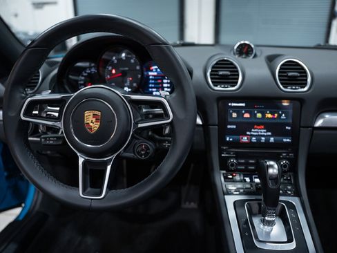 Used 2018 Porsche 718 Boxster S image 25