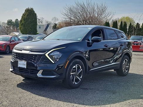 Certified 2023 Kia Sportage LX image 3