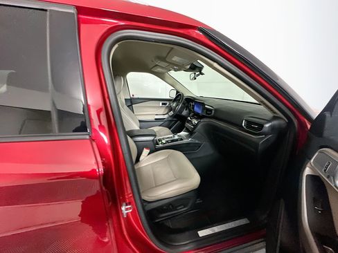 Used 2024 Ford Explorer Limited image 33