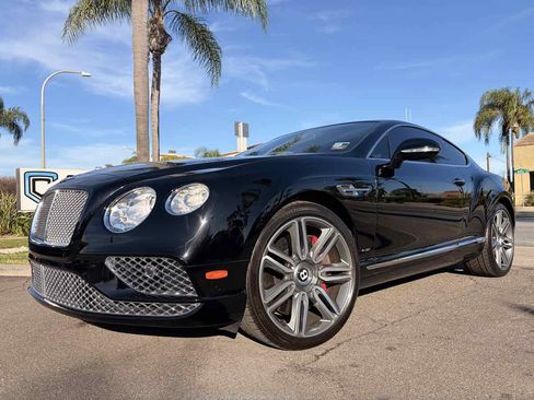 Used 2017 Bentley Continental GT image 33