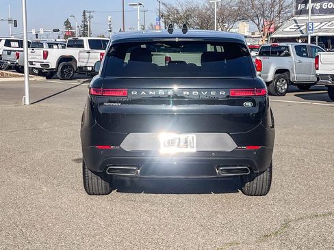Used 2023 Land Rover Range Rover Sport SE image 3