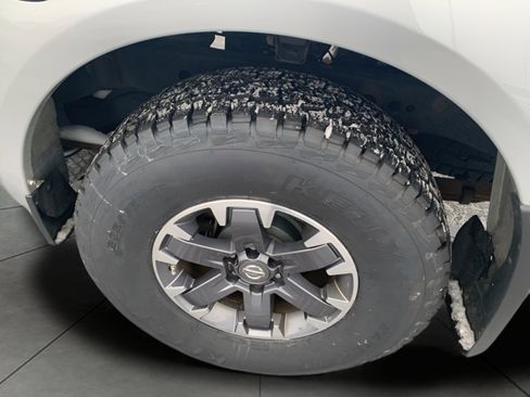 Used 2019 Nissan Frontier PRO-4X image 7