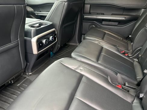 Certified 2022 Ford Expedition XLT image 11