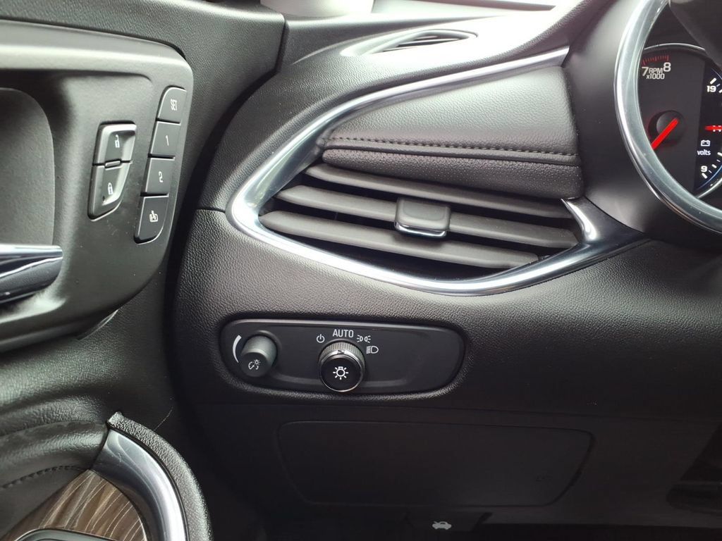 Used 2024 Chevrolet Malibu LT FWD image 18