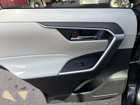 Used 2025 Toyota RAV4 XLE w/ Convenience Package image 29