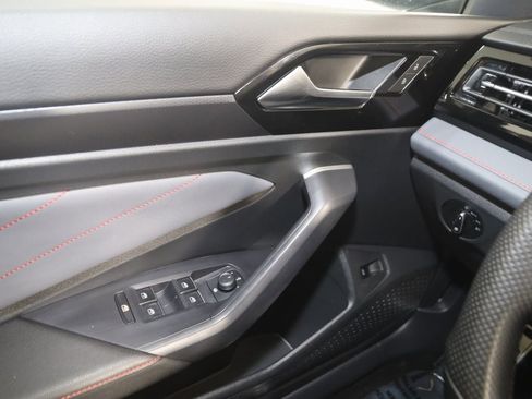 Used 2025 Volkswagen Jetta GLI Autobahn image 29