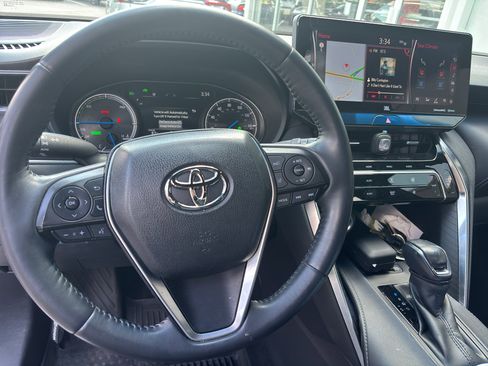 Certified 2021 Toyota Venza Limited w/ Advanced Technology Package AWD/4WD image 6
