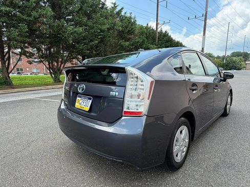 Used 2011 Toyota Prius Three w/ Solar Roof Pkg FWD image 7