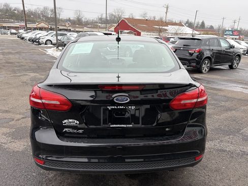 Used 2017 Ford Focus SE image 9