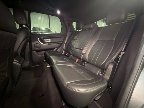 Used 2019 Land Rover Discovery Sport SE AWD/4WD image 8
