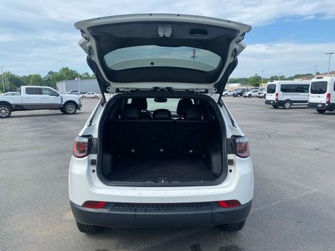 Used 2024 Jeep Compass Latitude AWD/4WD image 9
