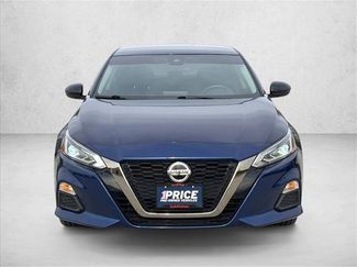 Used 2022 Nissan Altima 2.5 SR video 2