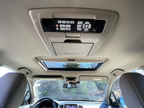 Used 2018 Honda Pilot Touring image 19