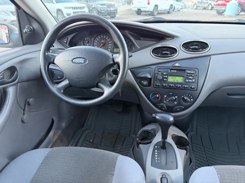 Used 2004 Ford Focus LX image 24