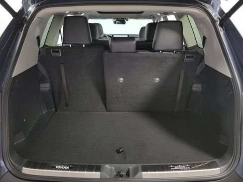 Used 2024 Toyota Grand Highlander AWD image 28