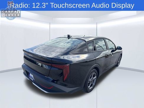 Used 2025 Kia K4 FWD image 3