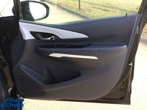 Used 2019 Chevrolet Bolt LT image 18