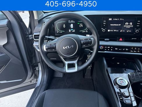 Used 2023 Kia Sportage LX AWD/4WD image 15