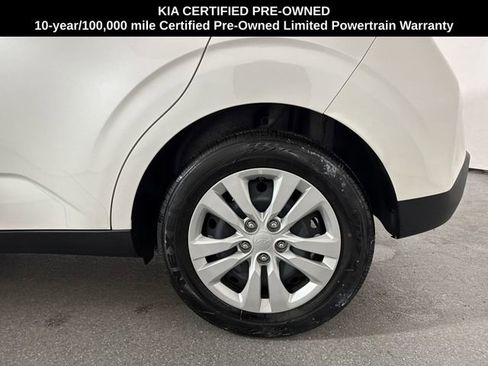 Certified 2025 Kia Soul LX image 5