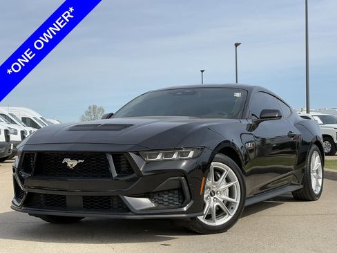 Used 2024 Ford Mustang GT Premium image 2