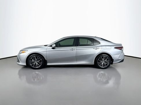 Used 2021 Toyota Camry XLE w/ Navigation Package FWD image 8