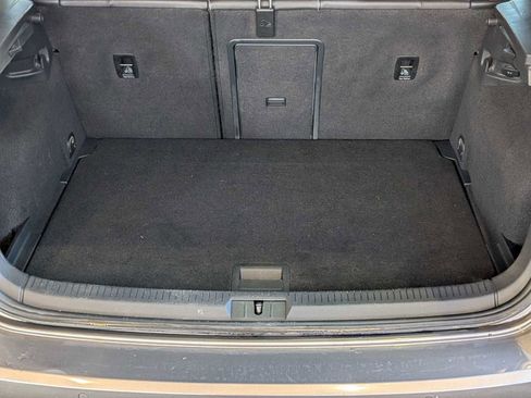 Used 2015 Volkswagen Golf R 4-Door image 31