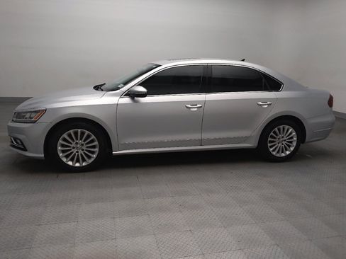 Used 2017 Volkswagen Passat 1.8T SE w/ SE Lighting Package FWD image 2