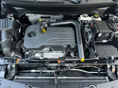 Used 2024 Chevrolet Equinox LS w/ LS Convenience Package image 24