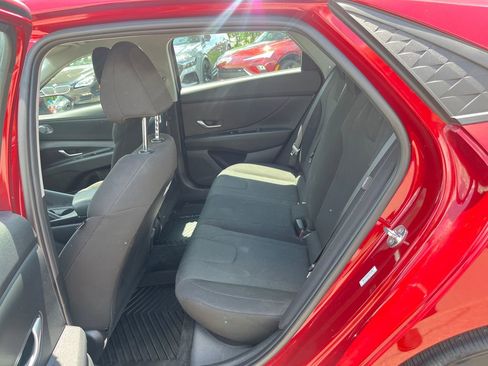 Used 2024 Hyundai Elantra SE FWD image 25
