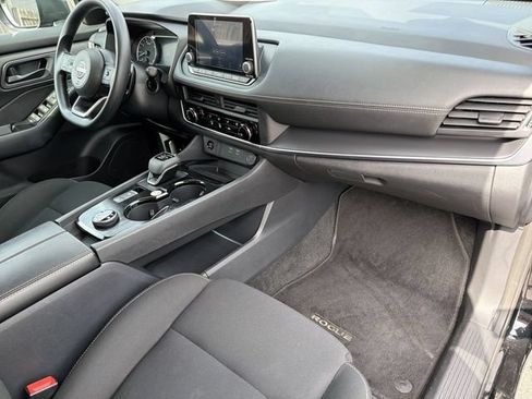 Used 2024 Nissan Rogue S AWD/4WD image 31